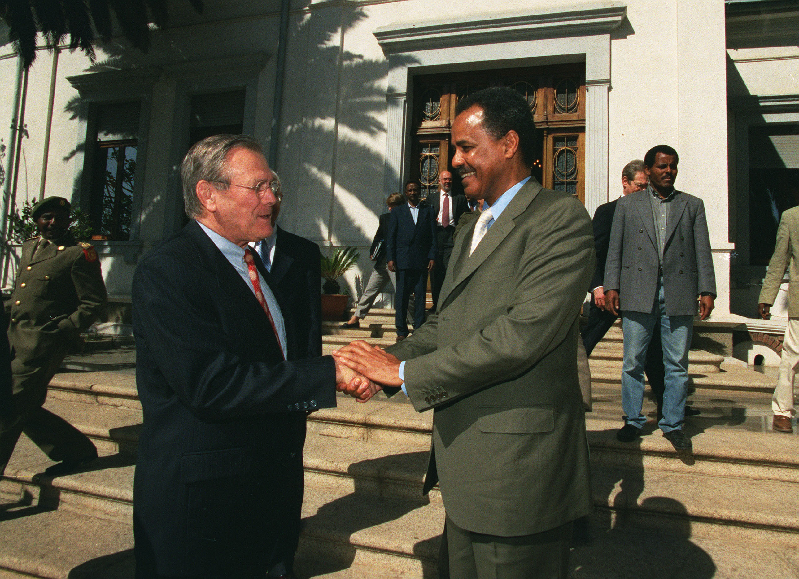 Donald Rumsfeld meets Isaias Afwerki in Eritrea